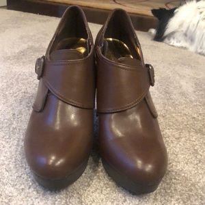 Super sexy Brand New 9M Syracuse Dark Brown Worthington